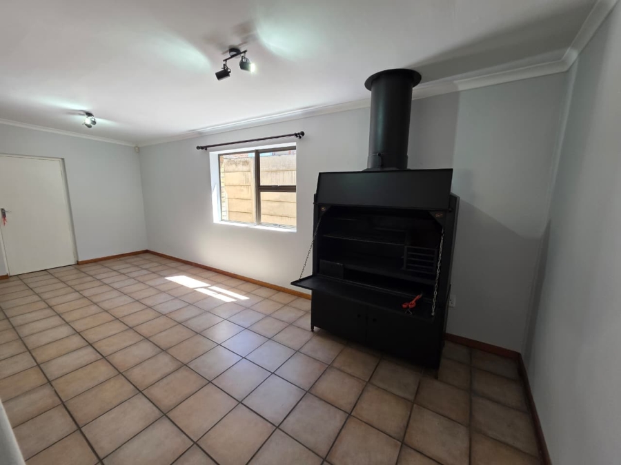 6 Bedroom Property for Sale in Lochnerhof Western Cape